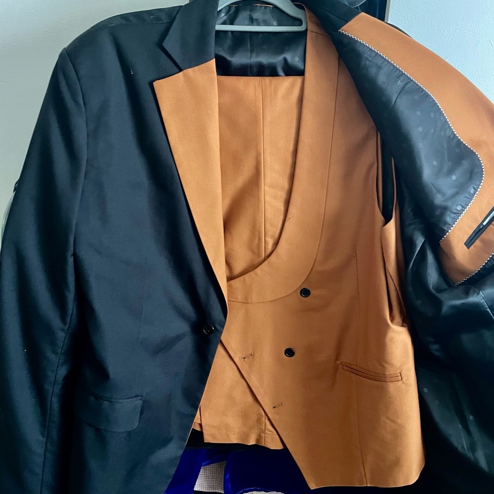 Amazon Essentials Tan Suit Jacket - Picture 2 of 4